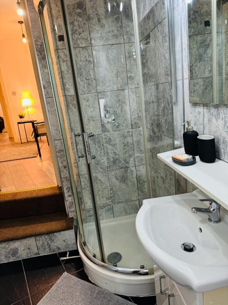 Willesden J Guest Home 4 London Ngoại thất bức ảnh
