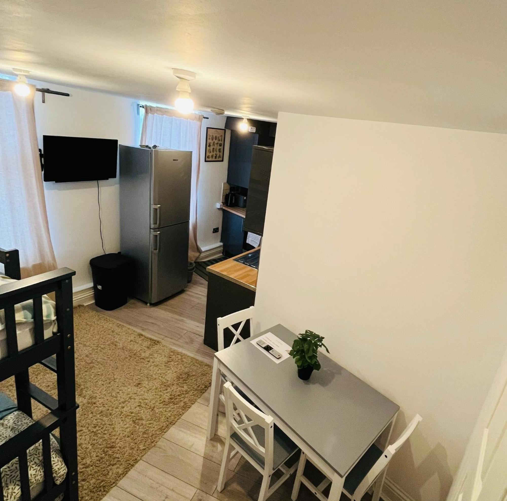 Willesden J Guest Home 4 London Phòng bức ảnh